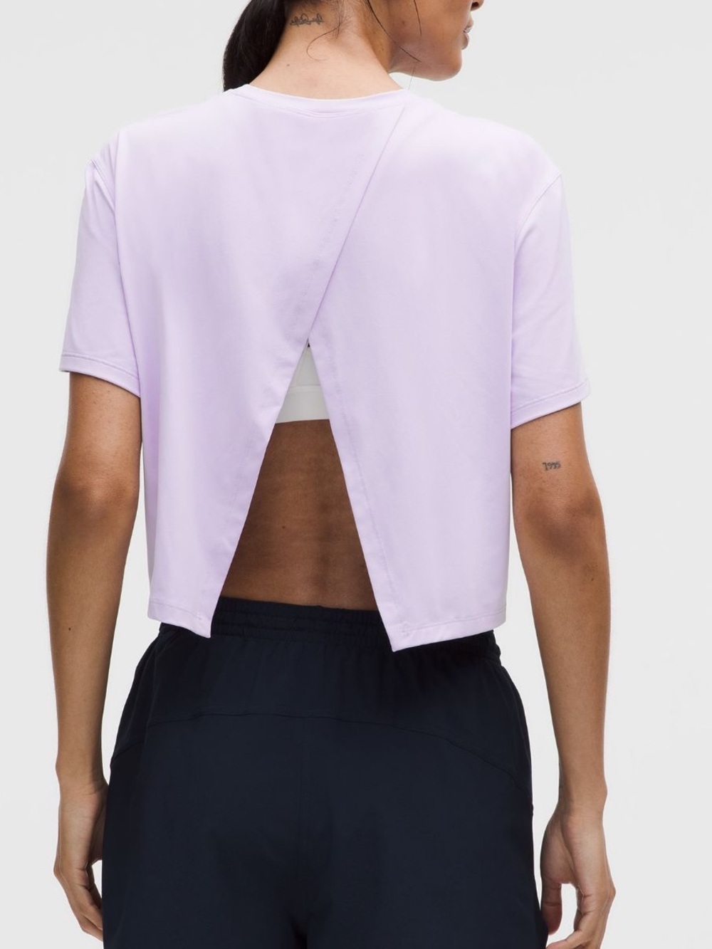 🍋NWT Lululemon Pace Crush Cross Back Graphic Tee in Lavender Frost 🍋